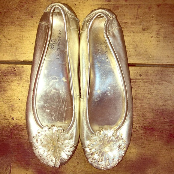 anne klein gold flats